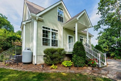 387 Goodview Drive Hendersonville NC 28792