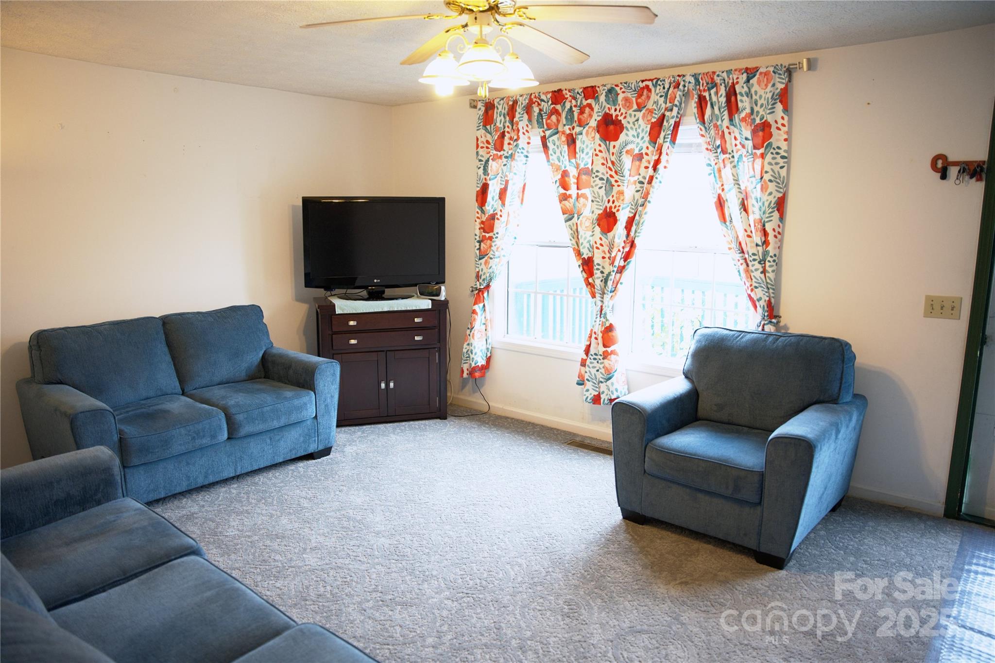 3372 Summer Road