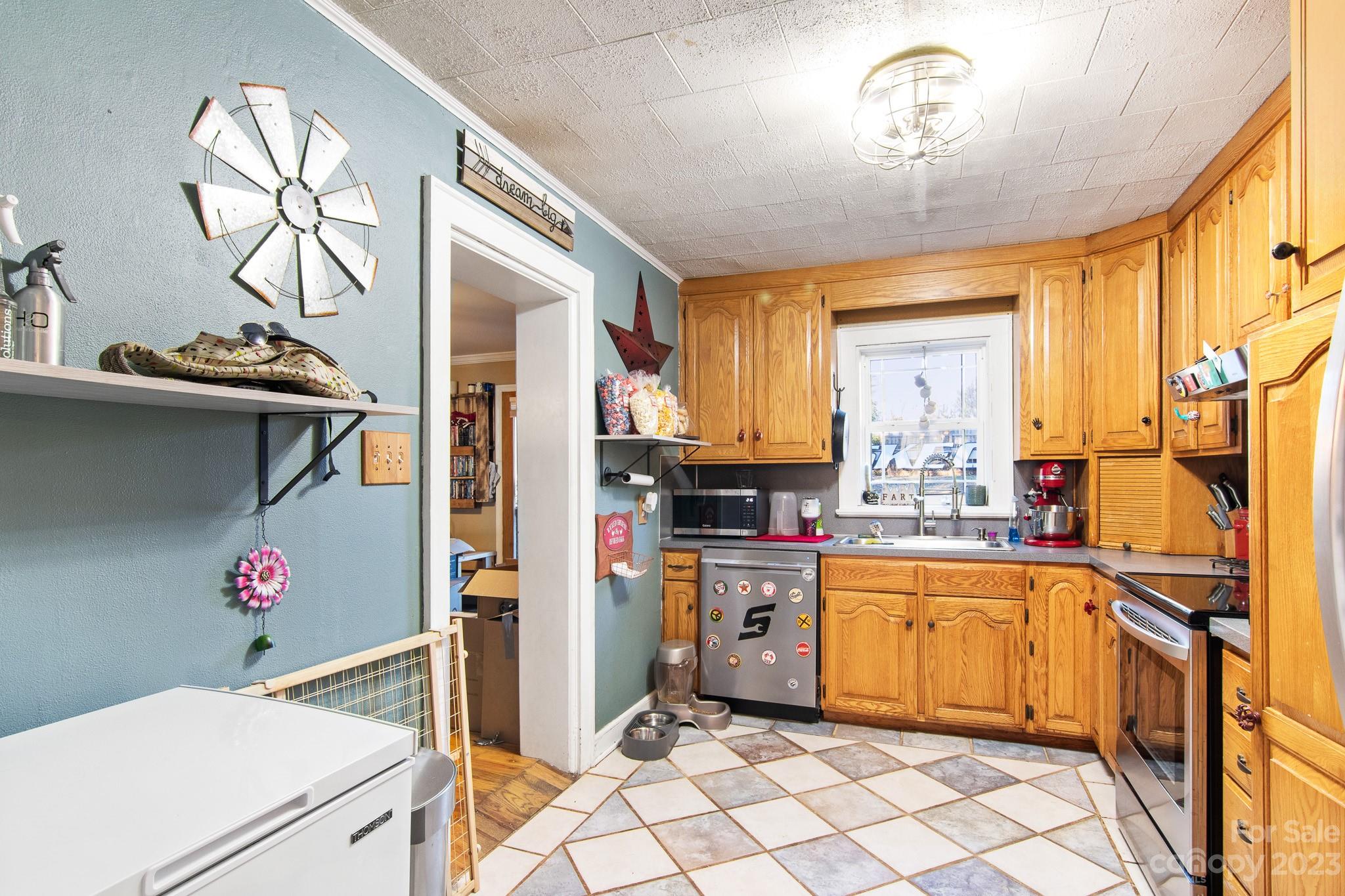 Robert Lutz & Cora Lutz Property - Residential