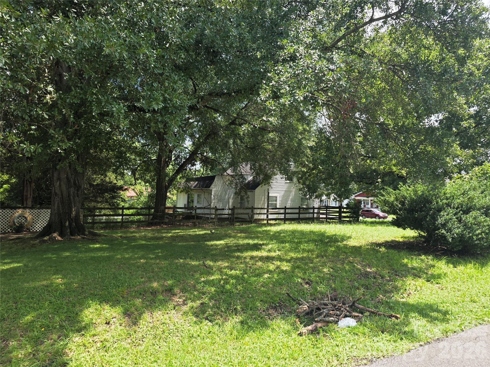 204 E Trade Street