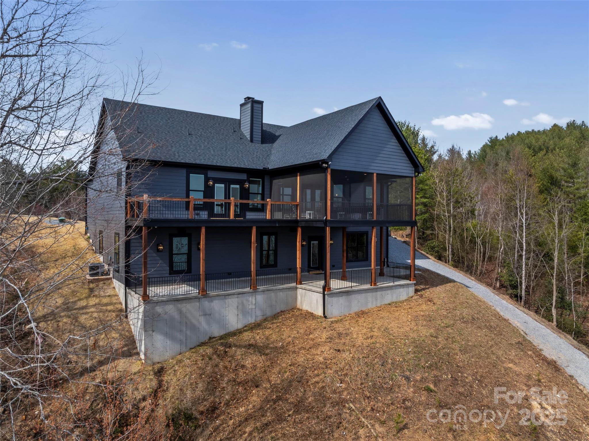 464 Lake Crest Drive