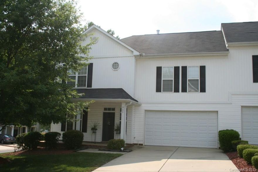 End unit on corner lot in Regent Park.  Granite countertops, SS appl., tile flrs in kit., SR and ba.  LR/DR combo w/bay wind. and wet bar.  Sunroom overlooking deck and private lot.  Over-sized master suite w/gas FP and two walk-in closets.  Dbl. vanity sinks, garden tub and ceramic tile shower.  Largest lot in Glen Ridge, extensive 4-zone sprinkler system.  Conv. loc. to I-77/I-485, Ballantyne and Carolina Place Mall.  Agent is Seller.  USDA Eligible!