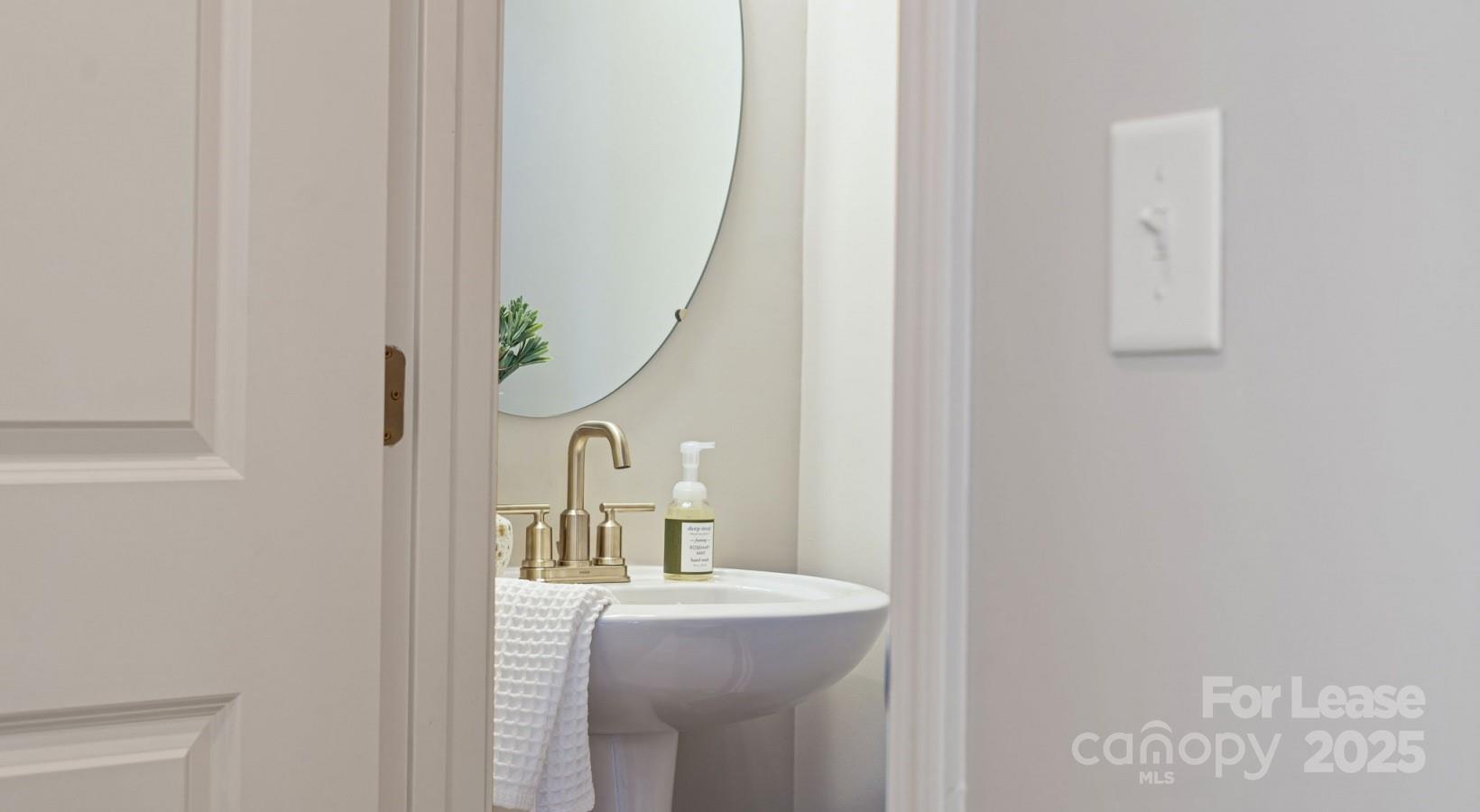 Mooresville, North Carolina 28117, United States, 3 Bedrooms Bedrooms, ,4 BathroomsBathrooms,Residential,Active,9141