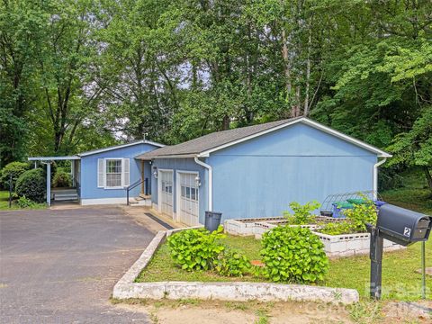Photo of 2 Lost Forest Drive, Candler, NC 28715 (MLS # 4402355)