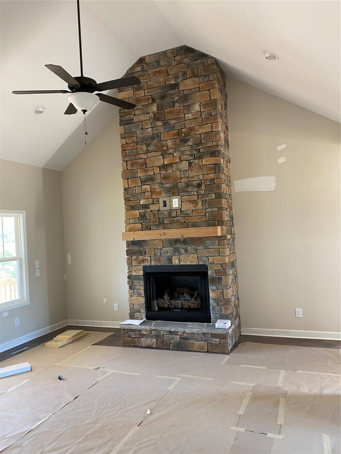 Eagle Glen - Residential