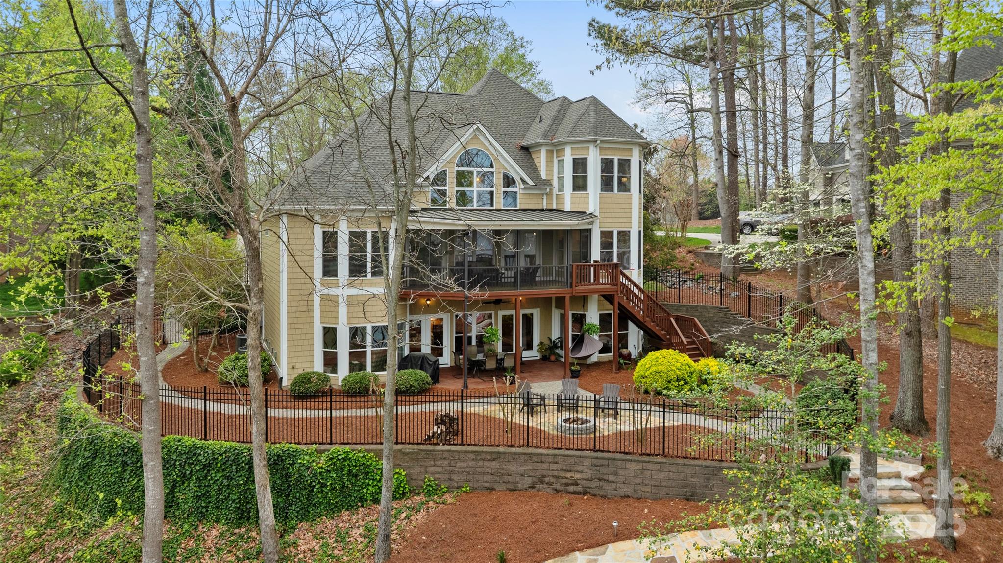 2228 Metcalf Drive
