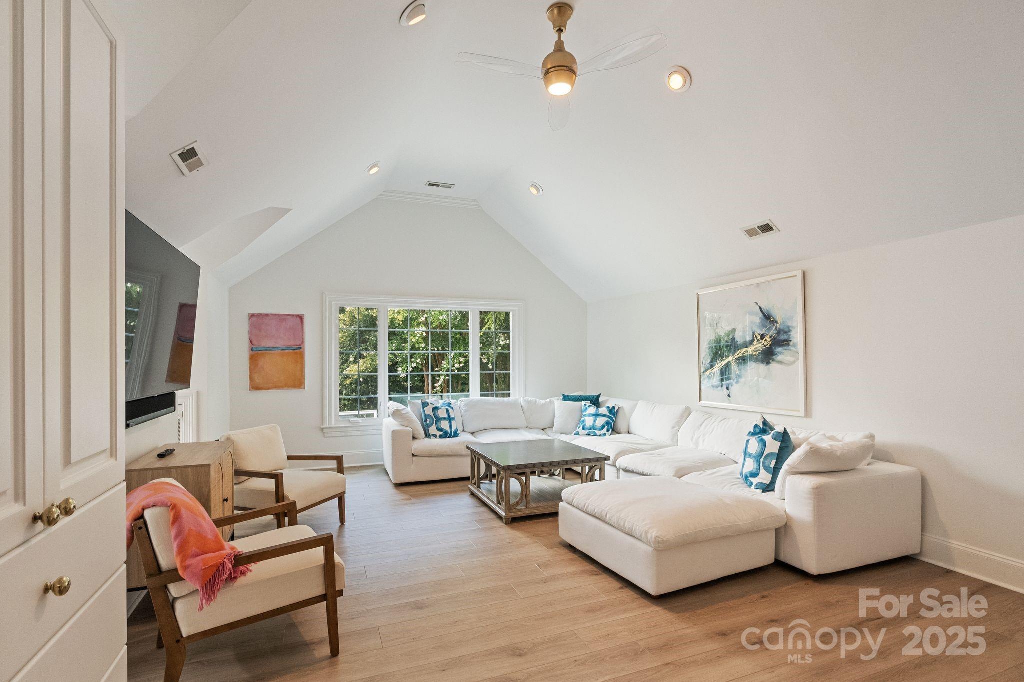 Hampton Manor - Residential