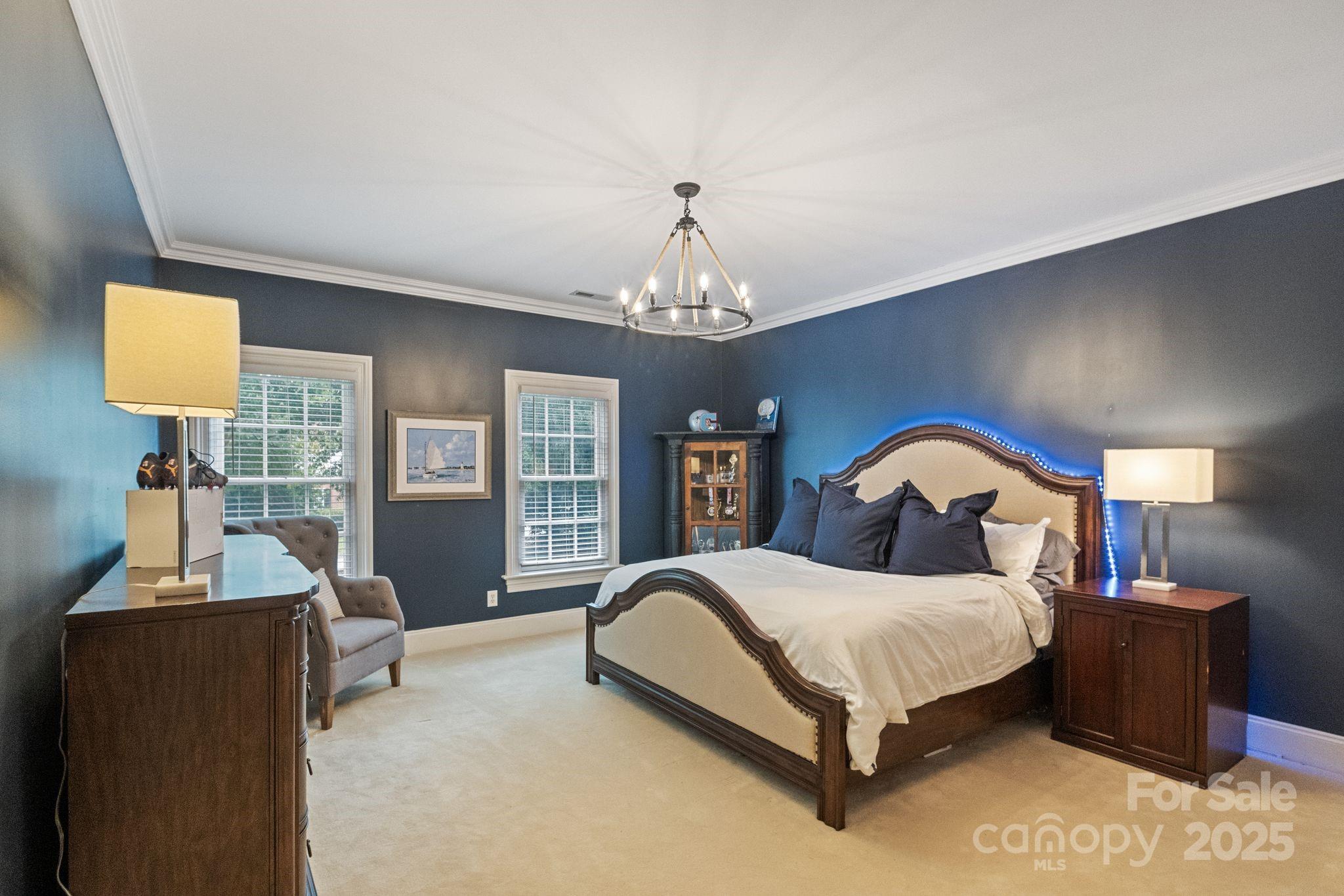 Hampton Manor - Residential