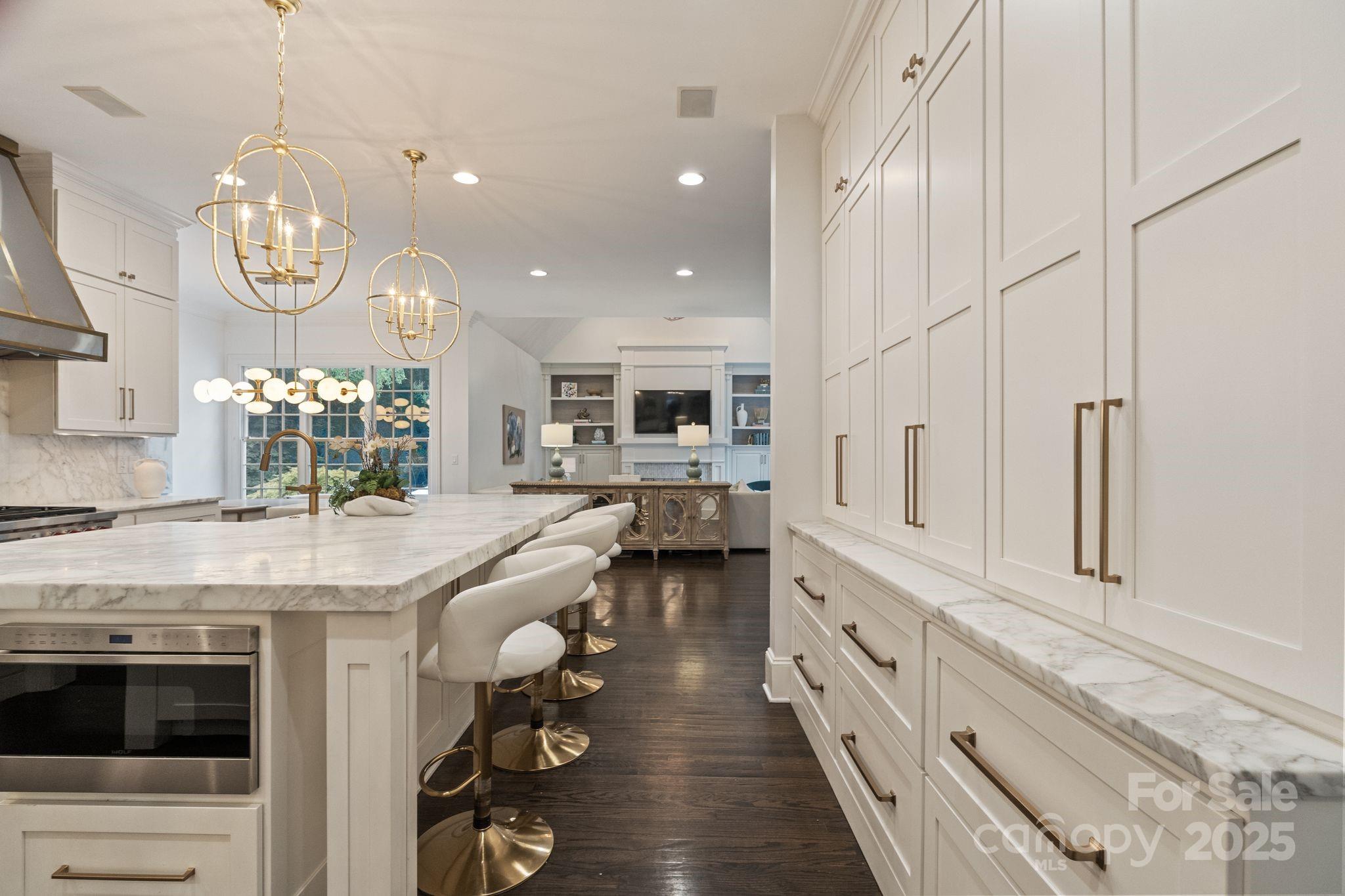 Hampton Manor - Residential