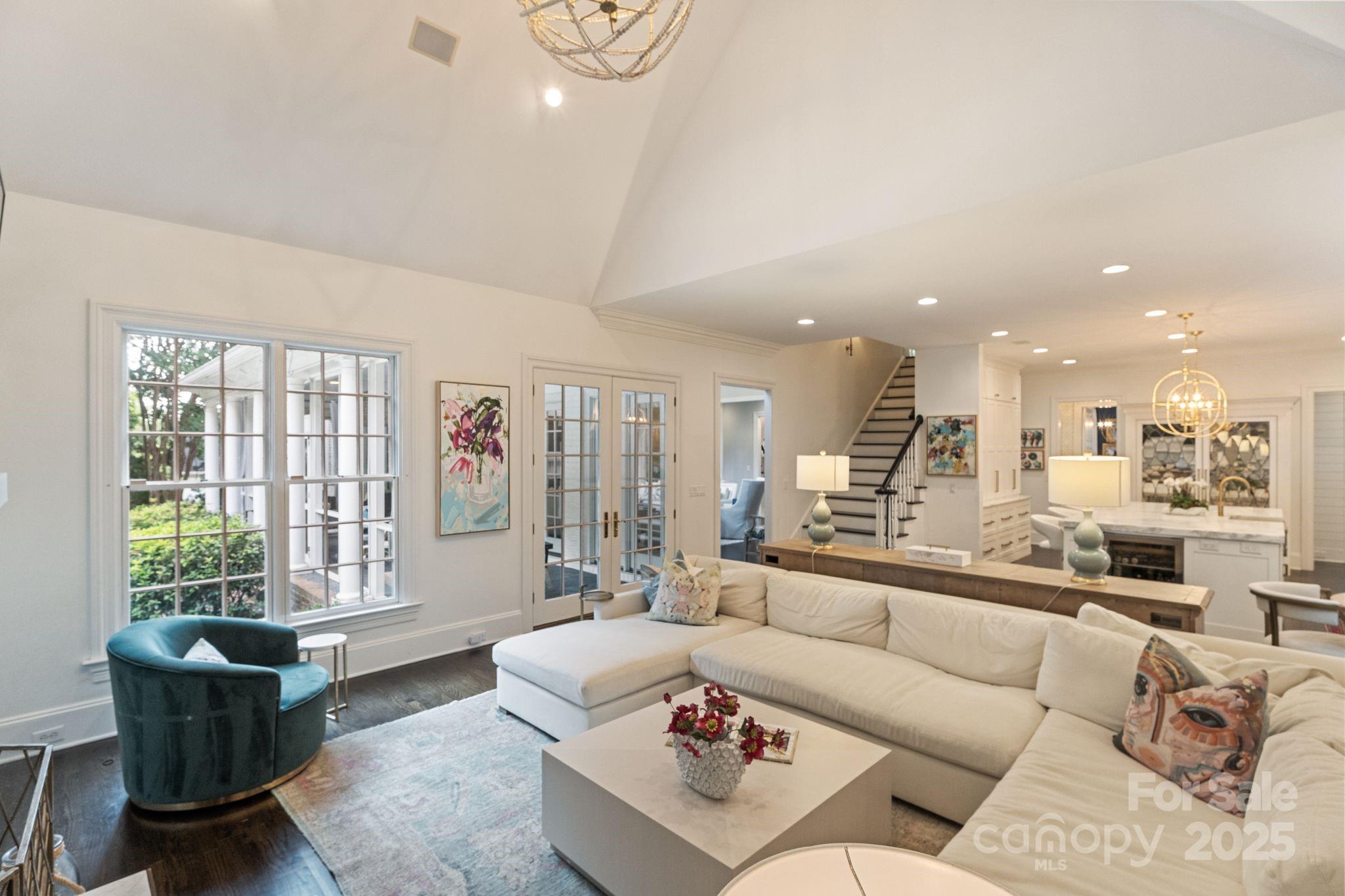 Hampton Manor - Residential