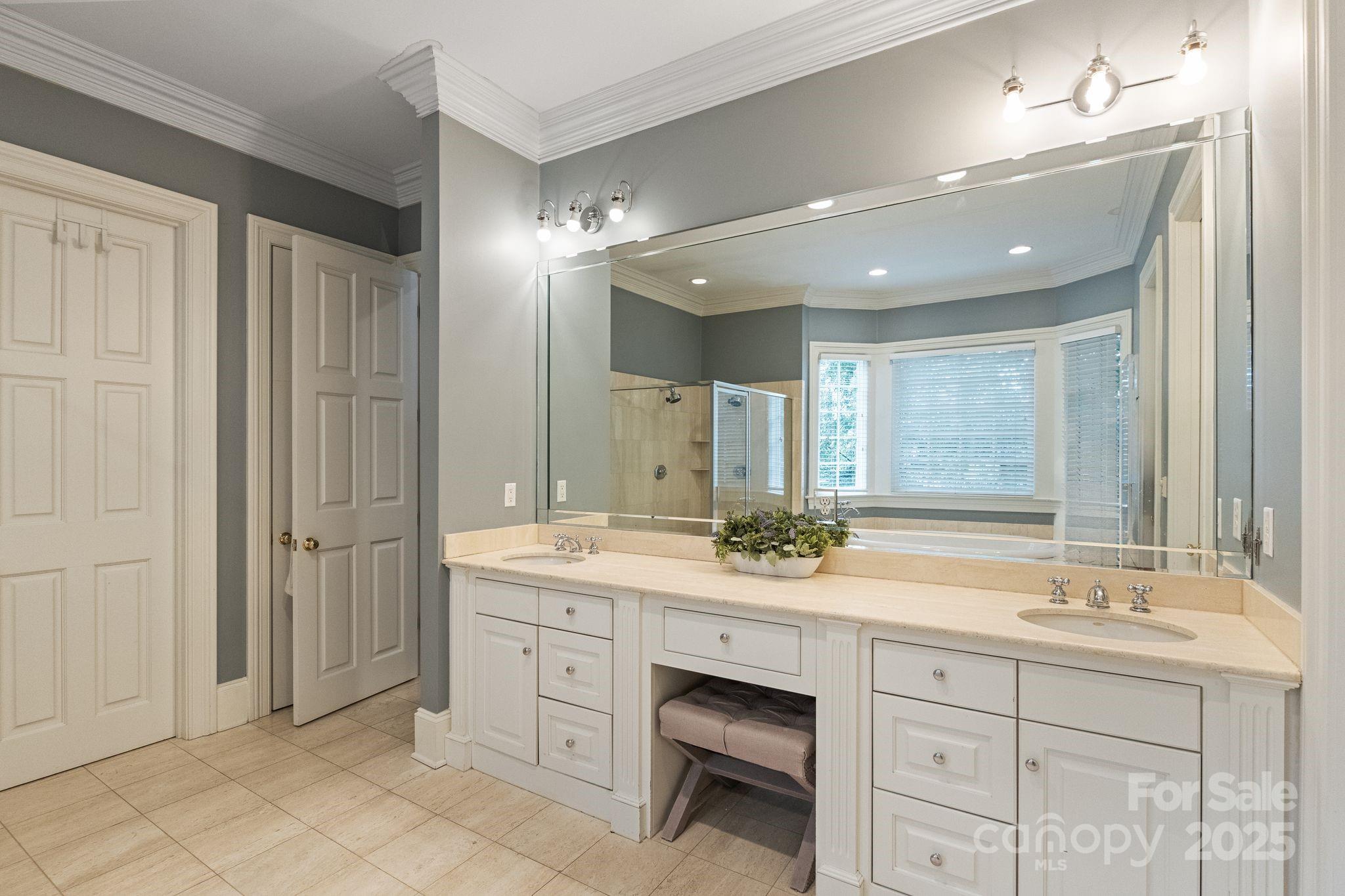 Hampton Manor - Residential