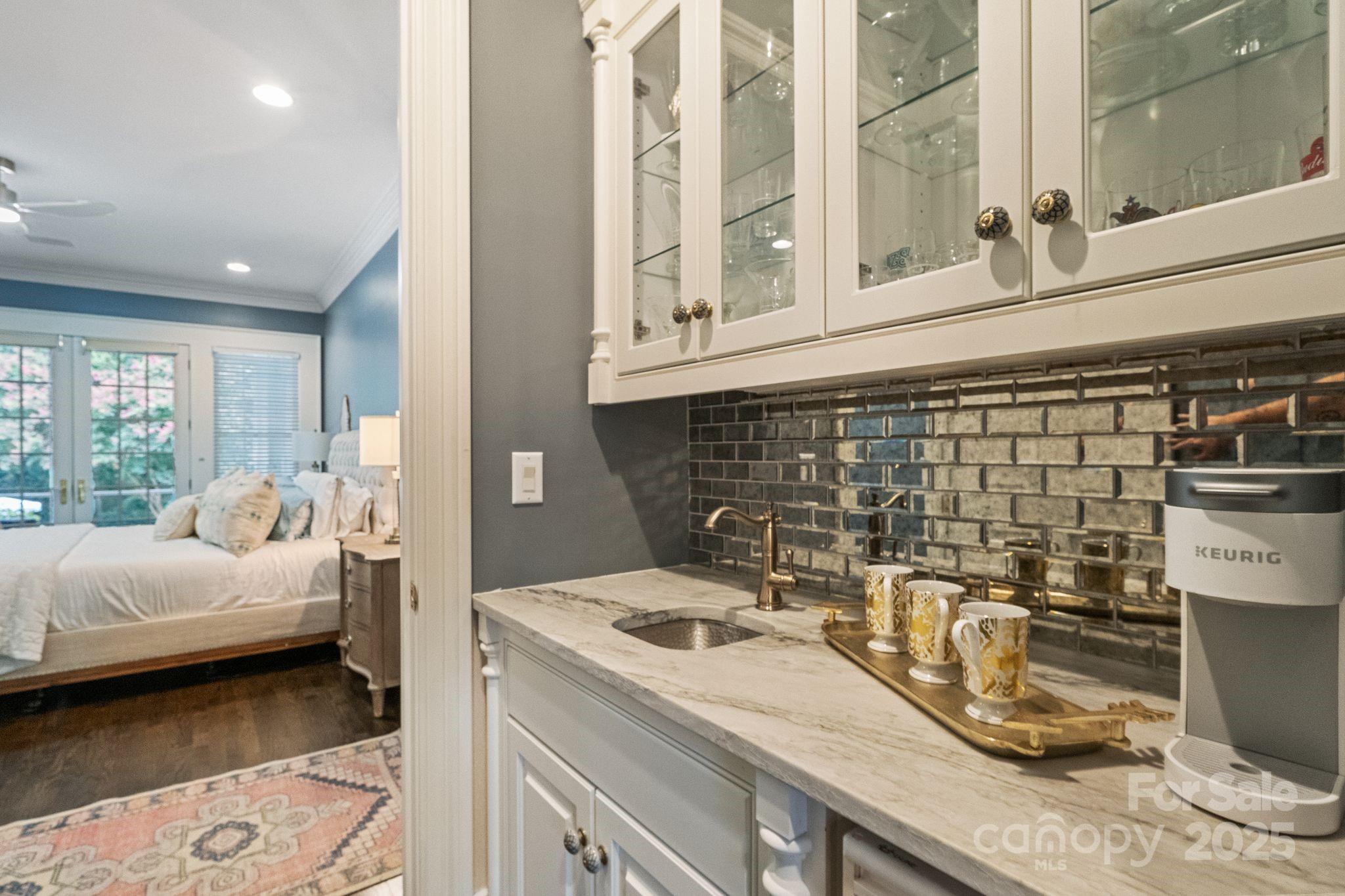 Hampton Manor - Residential