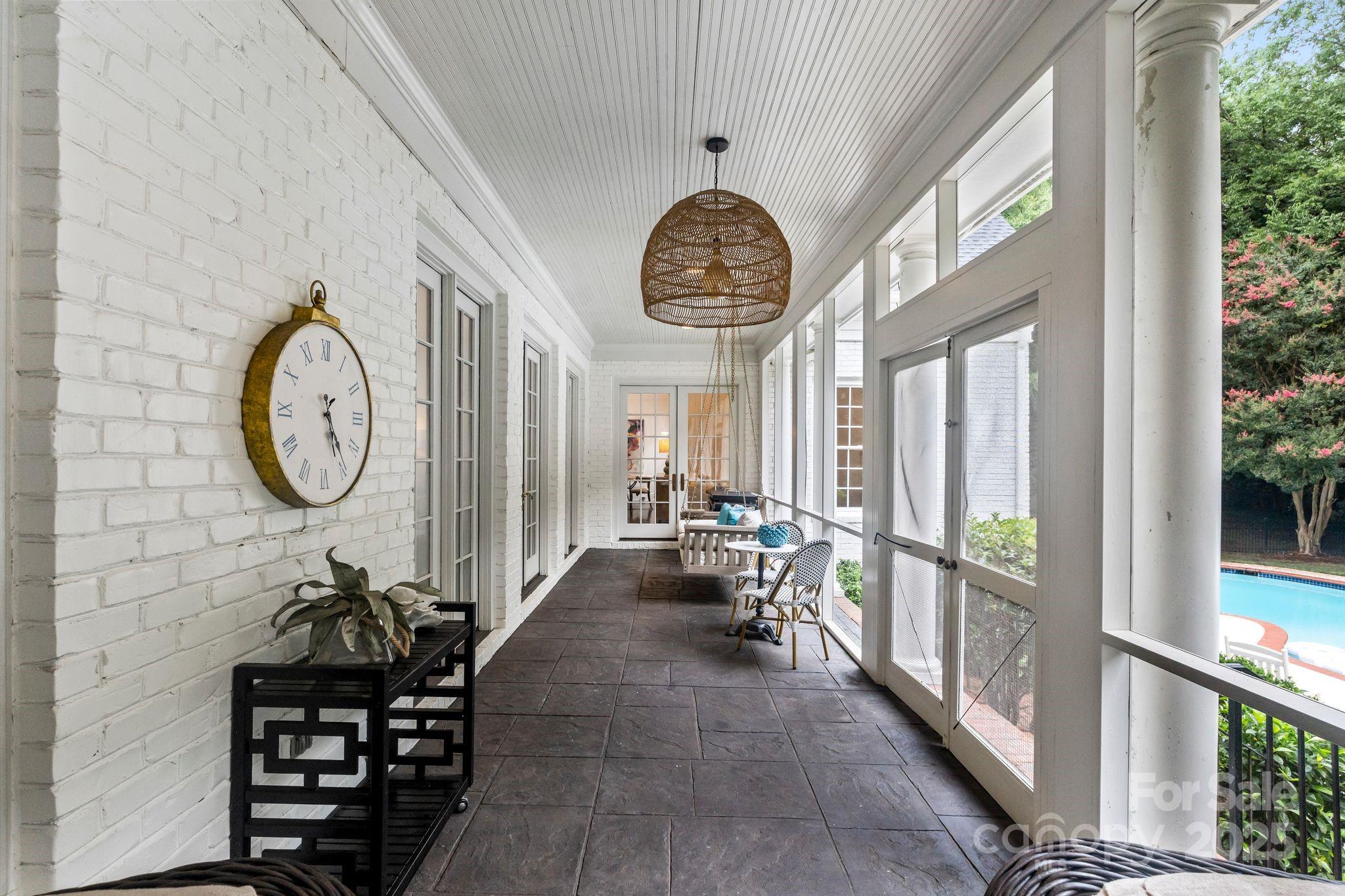 Hampton Manor - Residential