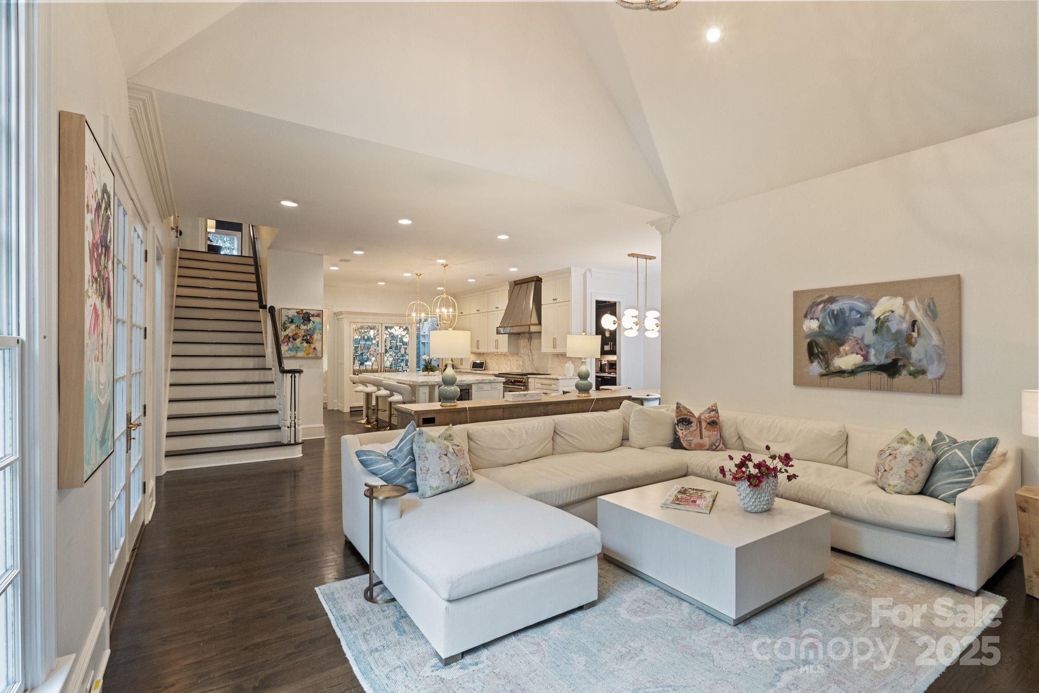 Hampton Manor - Residential