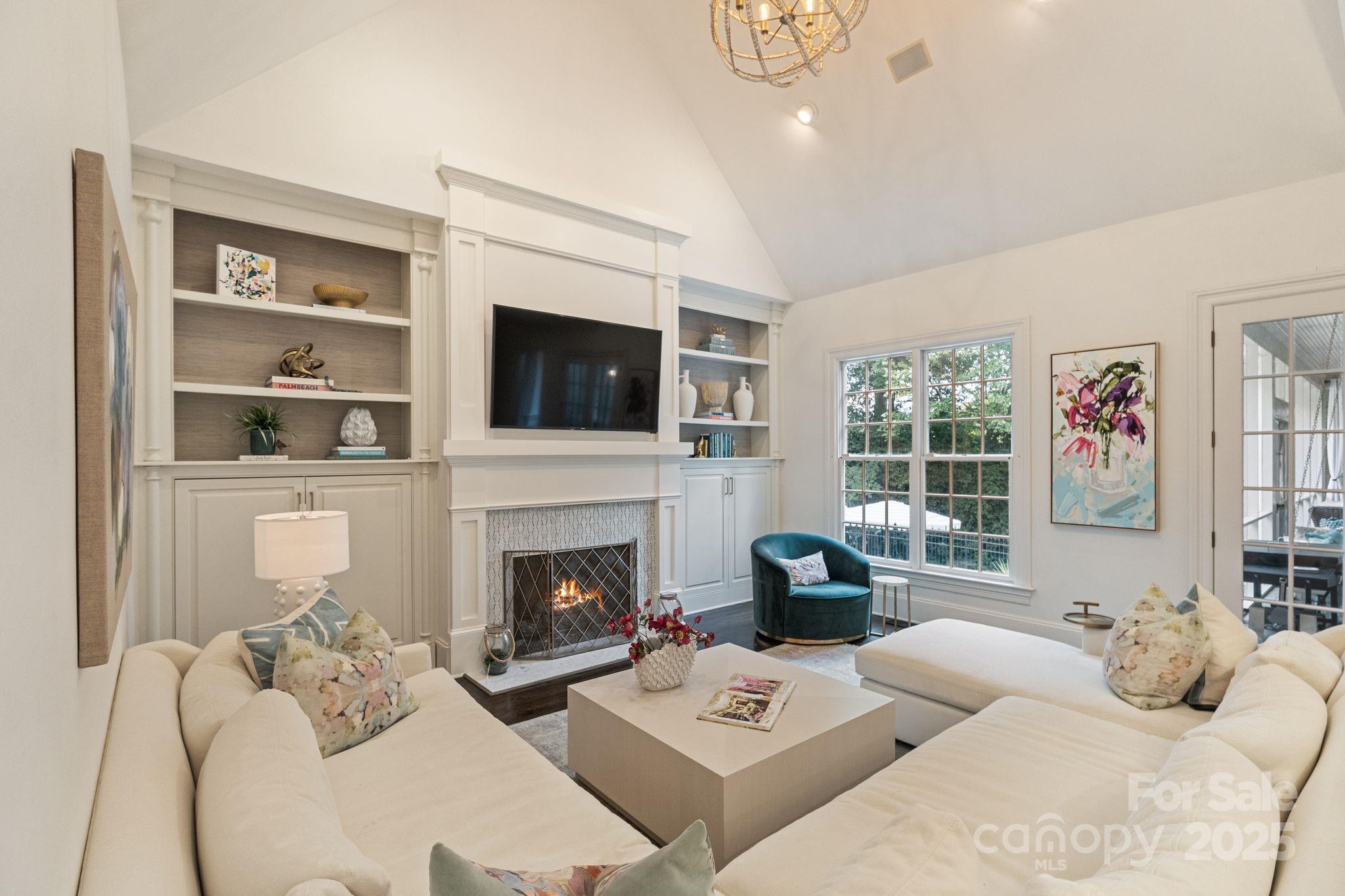 Hampton Manor - Residential