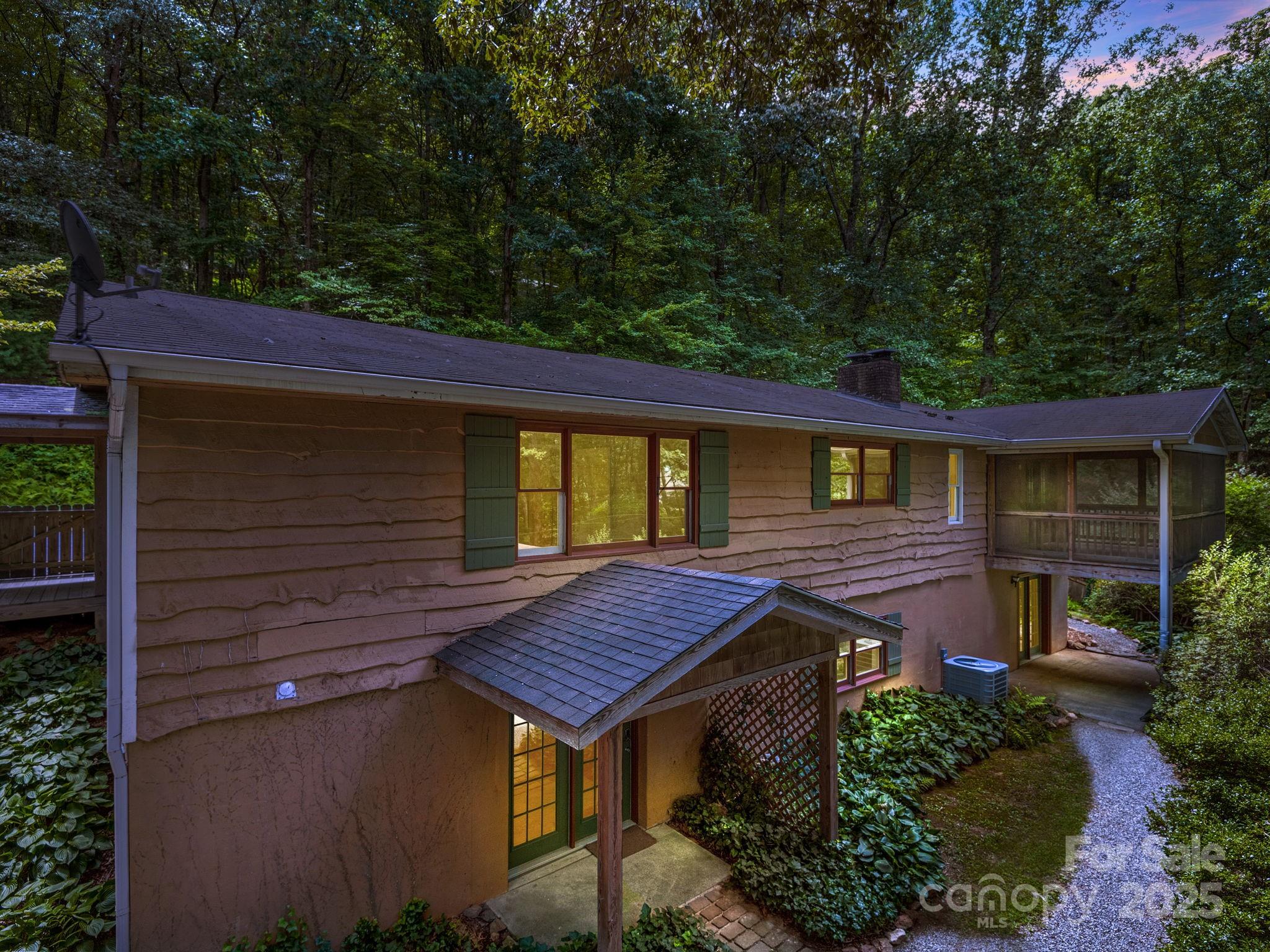 18 Wild Violet Lane