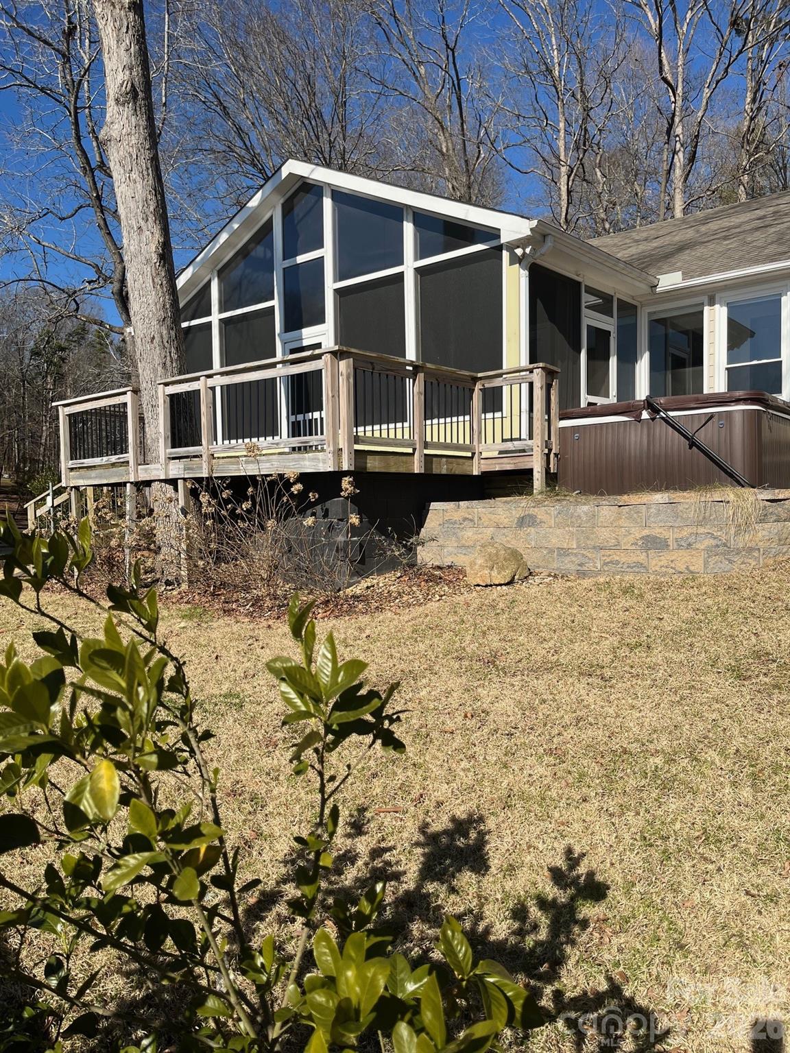 208 Island View Road