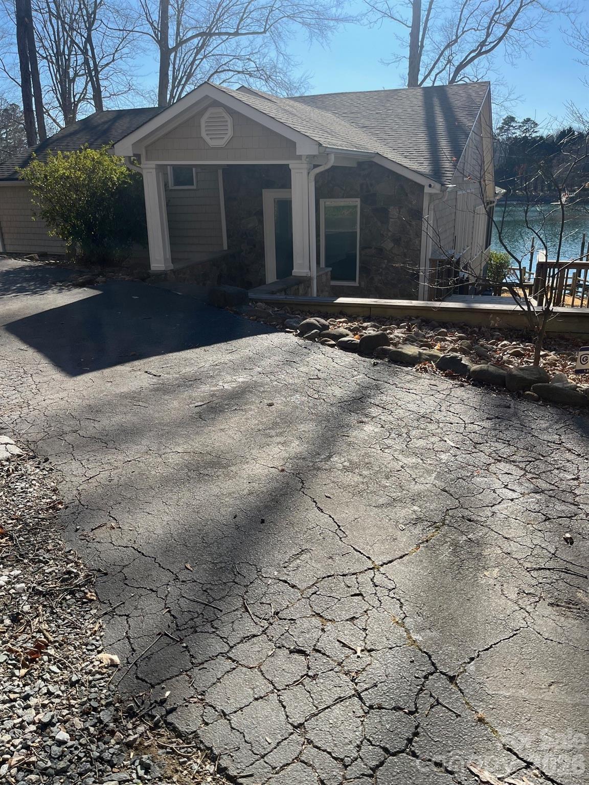 208 Island View Road