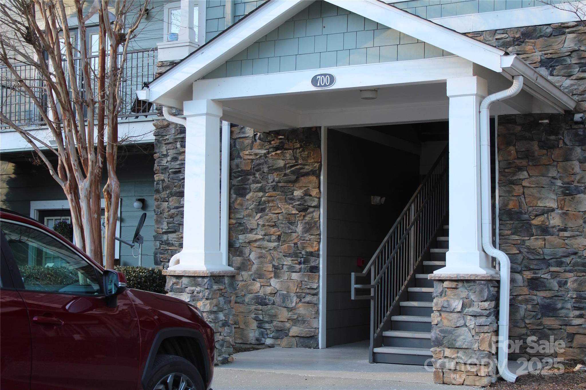 700 Vista Lake Drive 207