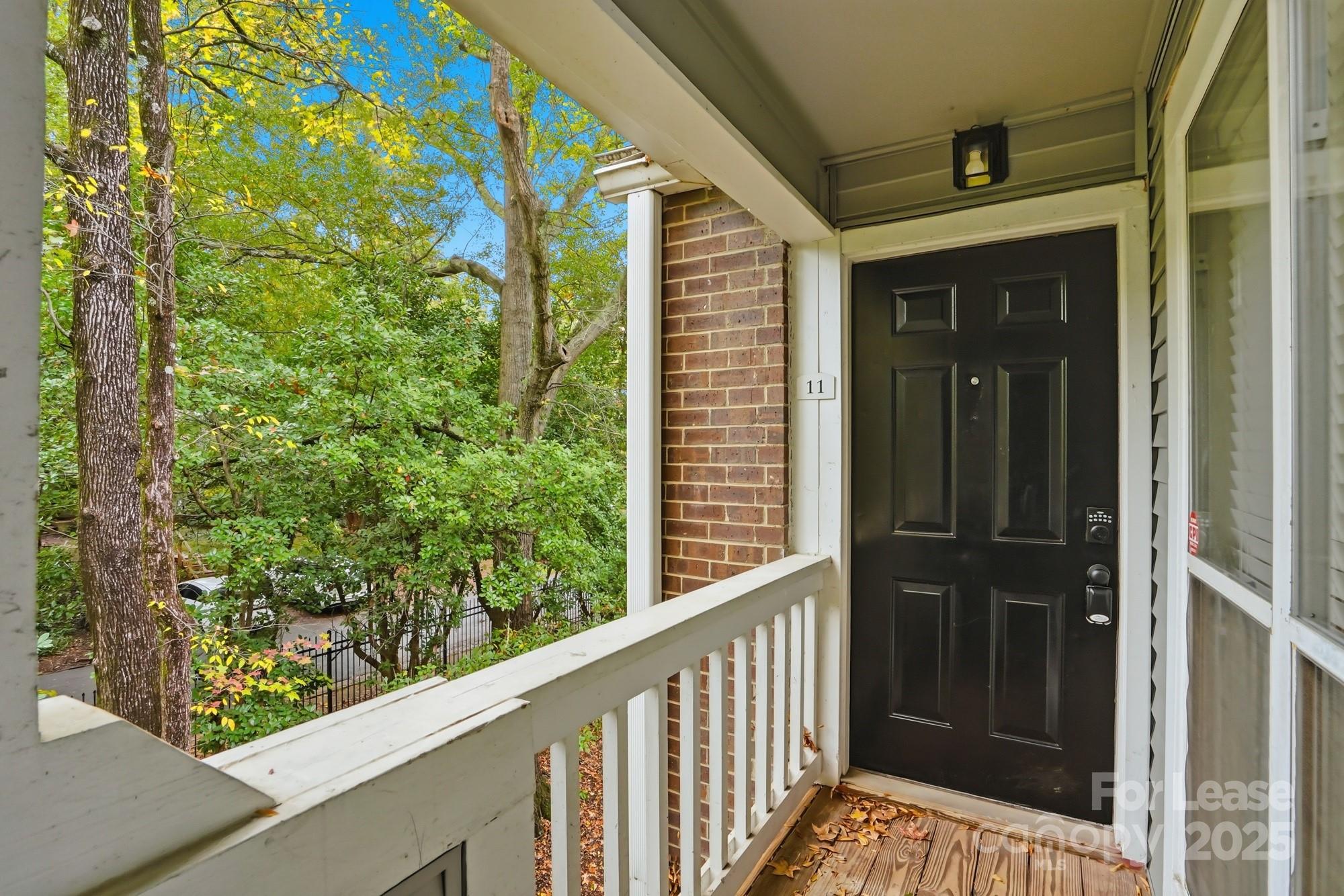 2500 Cranbrook Lane 11