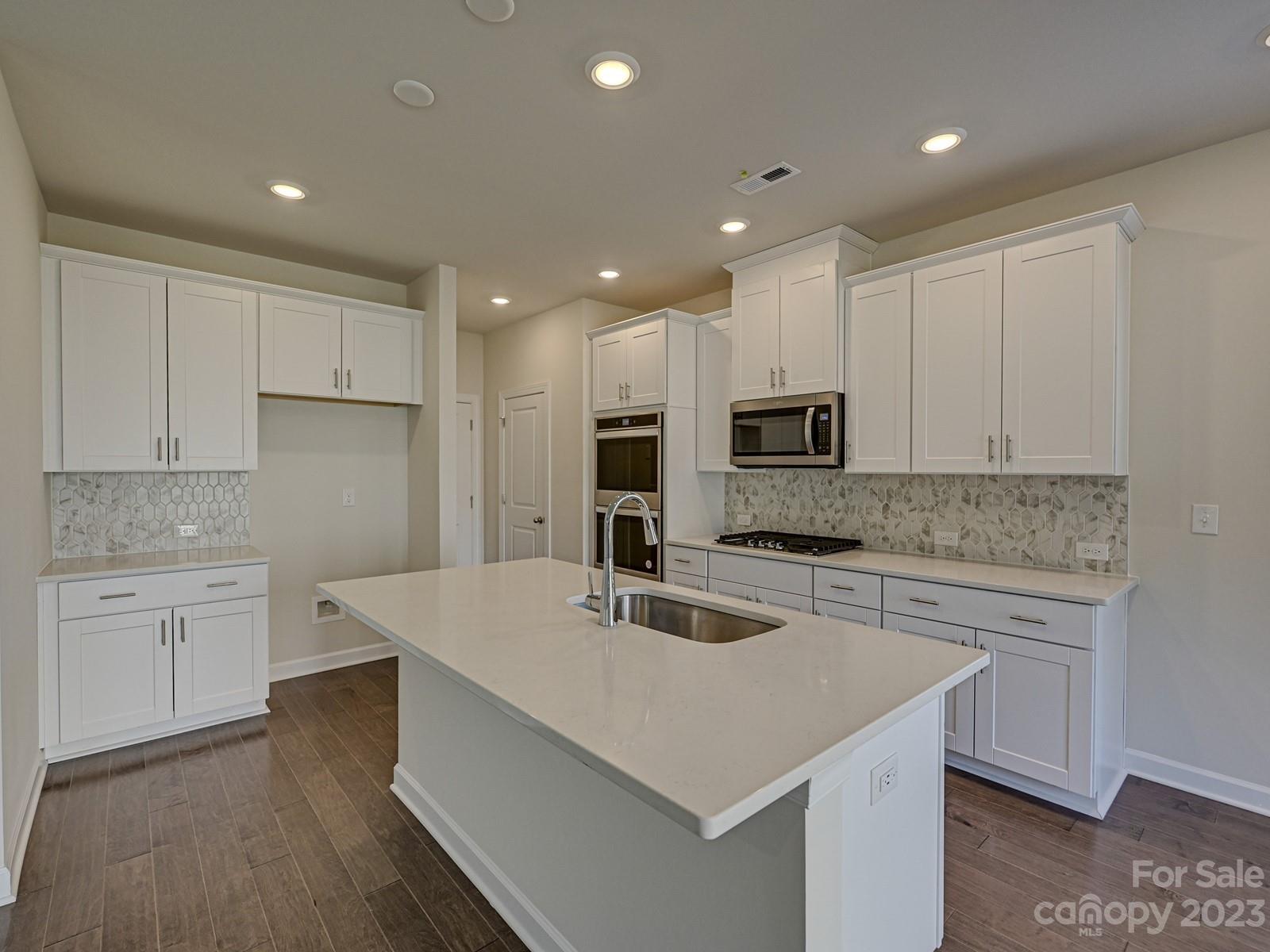 Anniston Chase - Residential