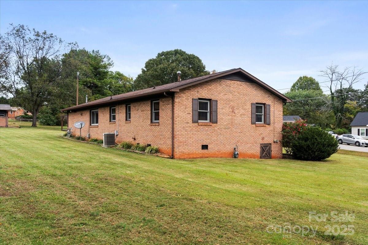 312 Hazelwood Circle