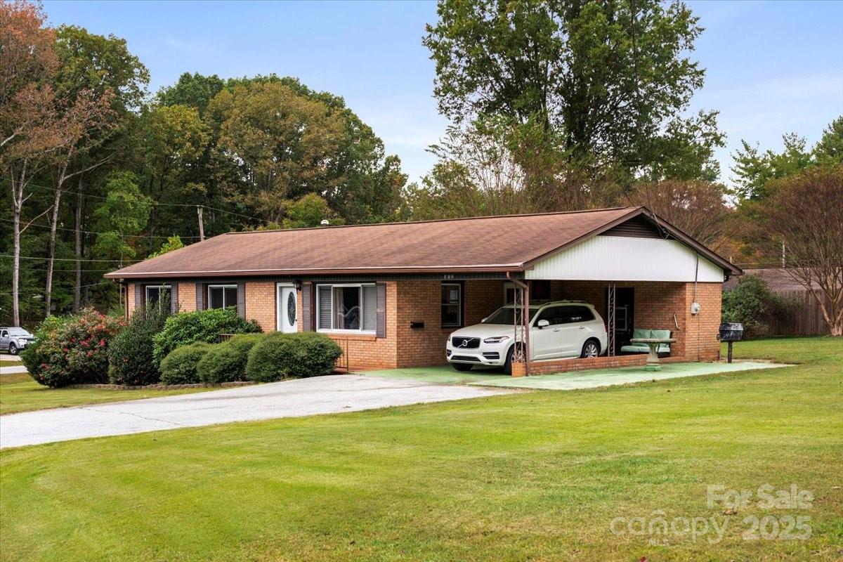 312 Hazelwood Circle