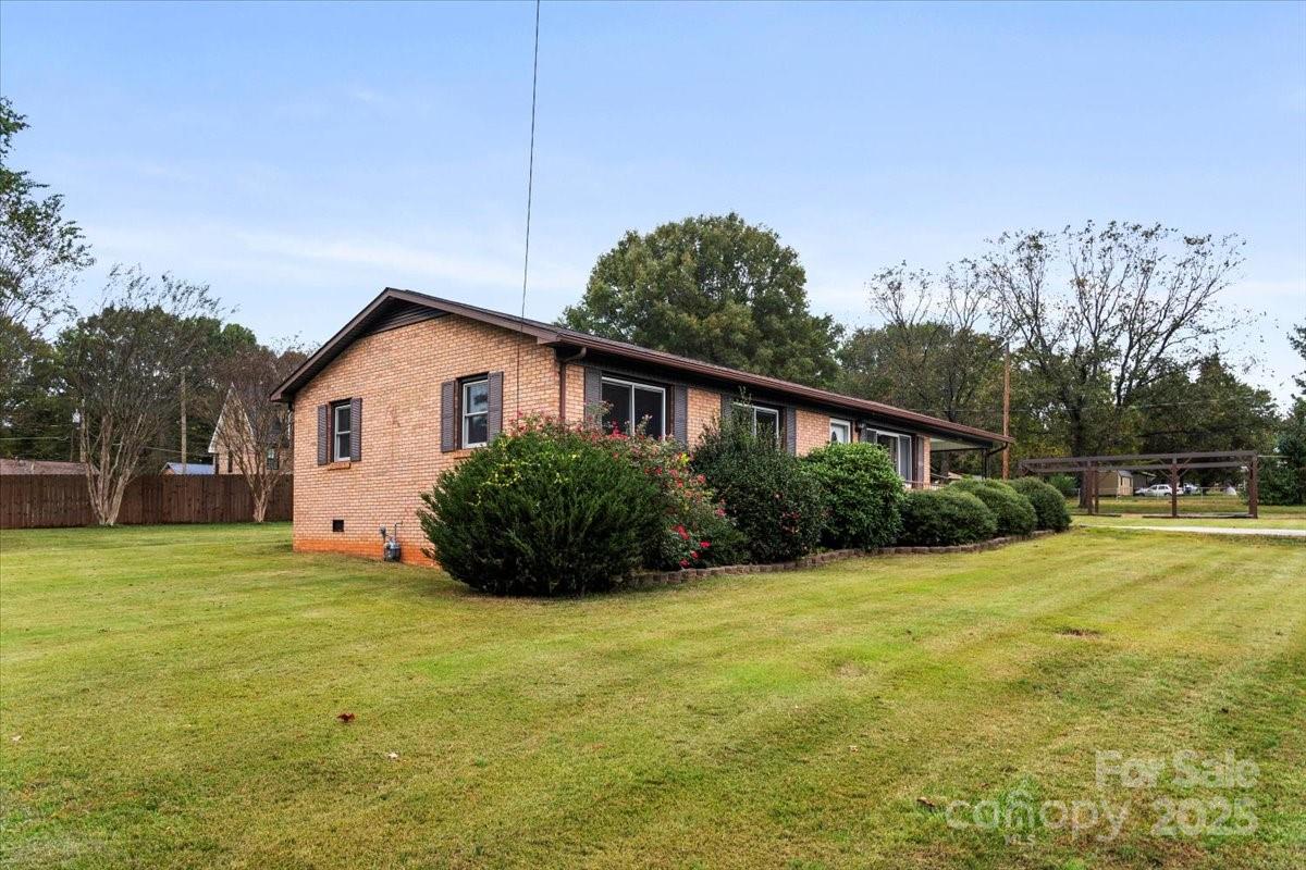 312 Hazelwood Circle