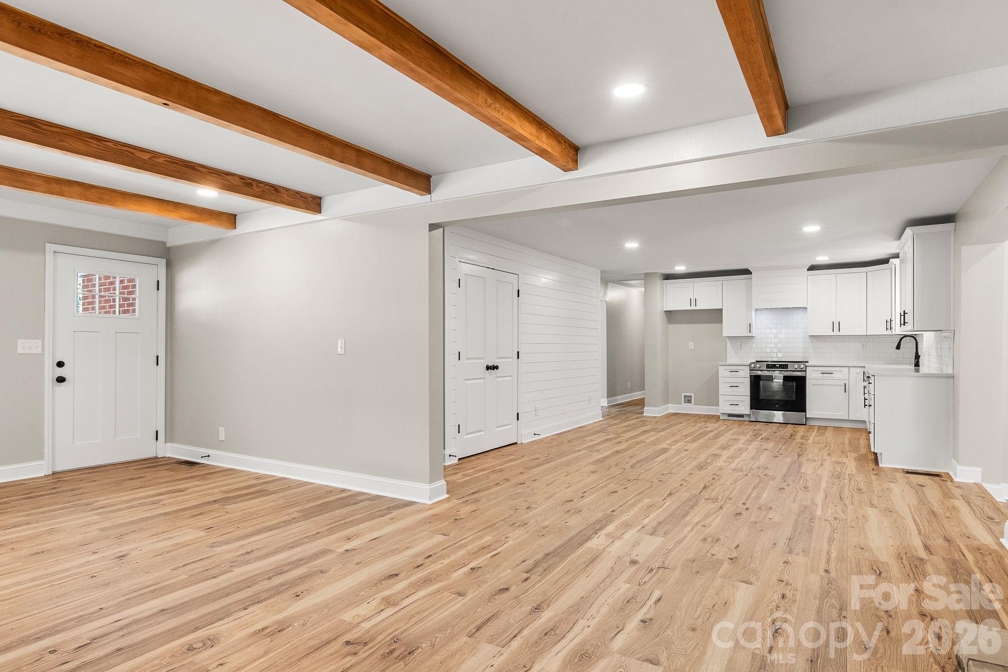 1103 W Elm Street