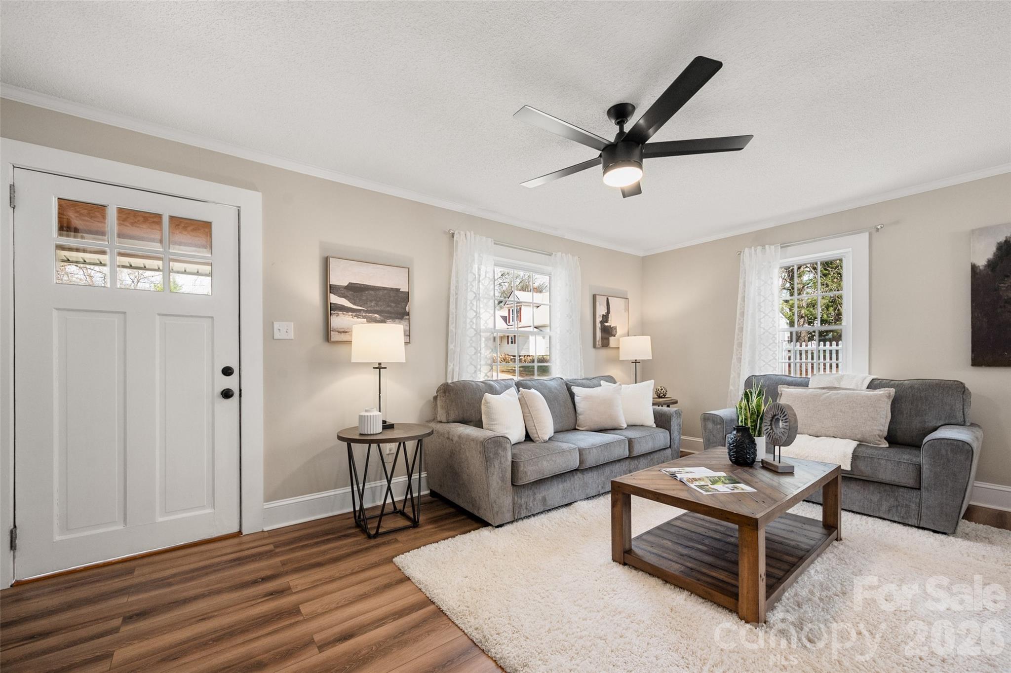 411 W Sycamore Street