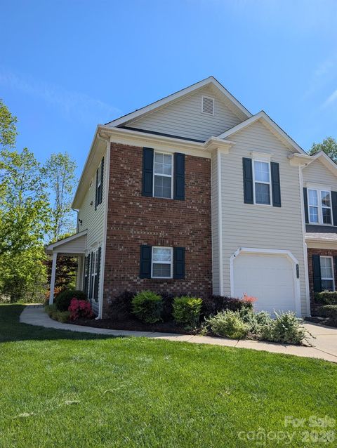 Photo of 8917 Cinnabay Drive, Charlotte, NC 28216 (MLS # 4384561)