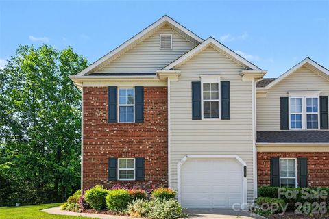 8917 Cinnabay Drive Charlotte NC 28216