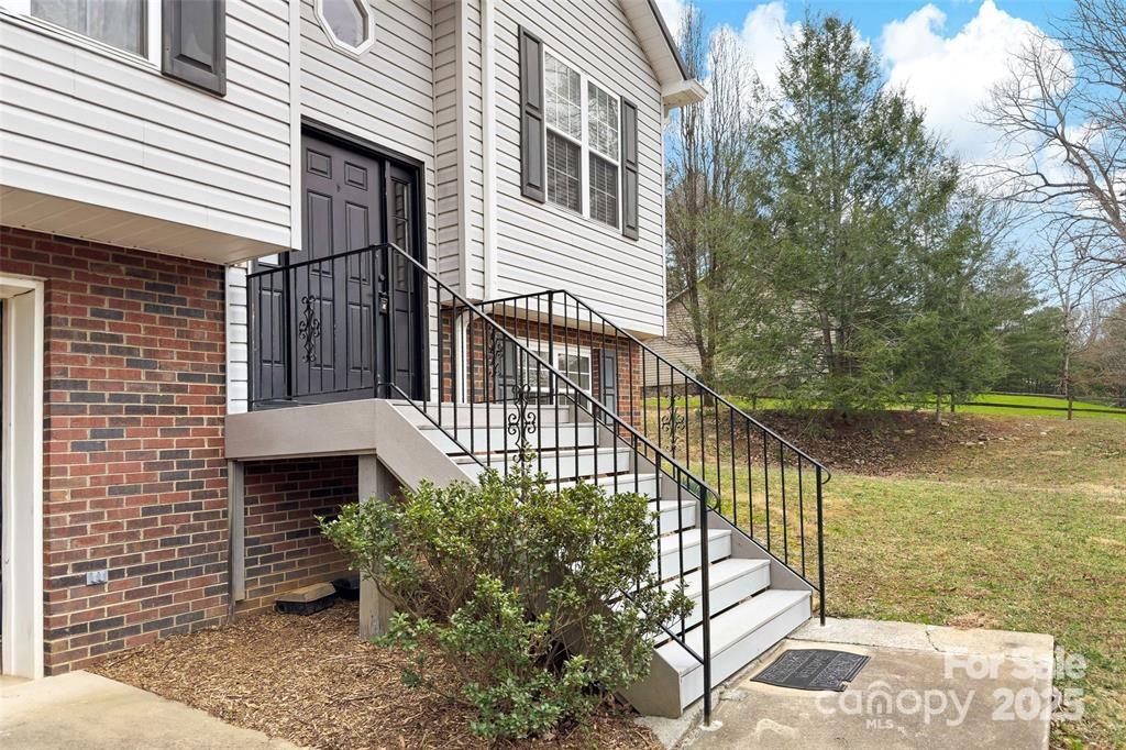 Laurel Pointe - Residential