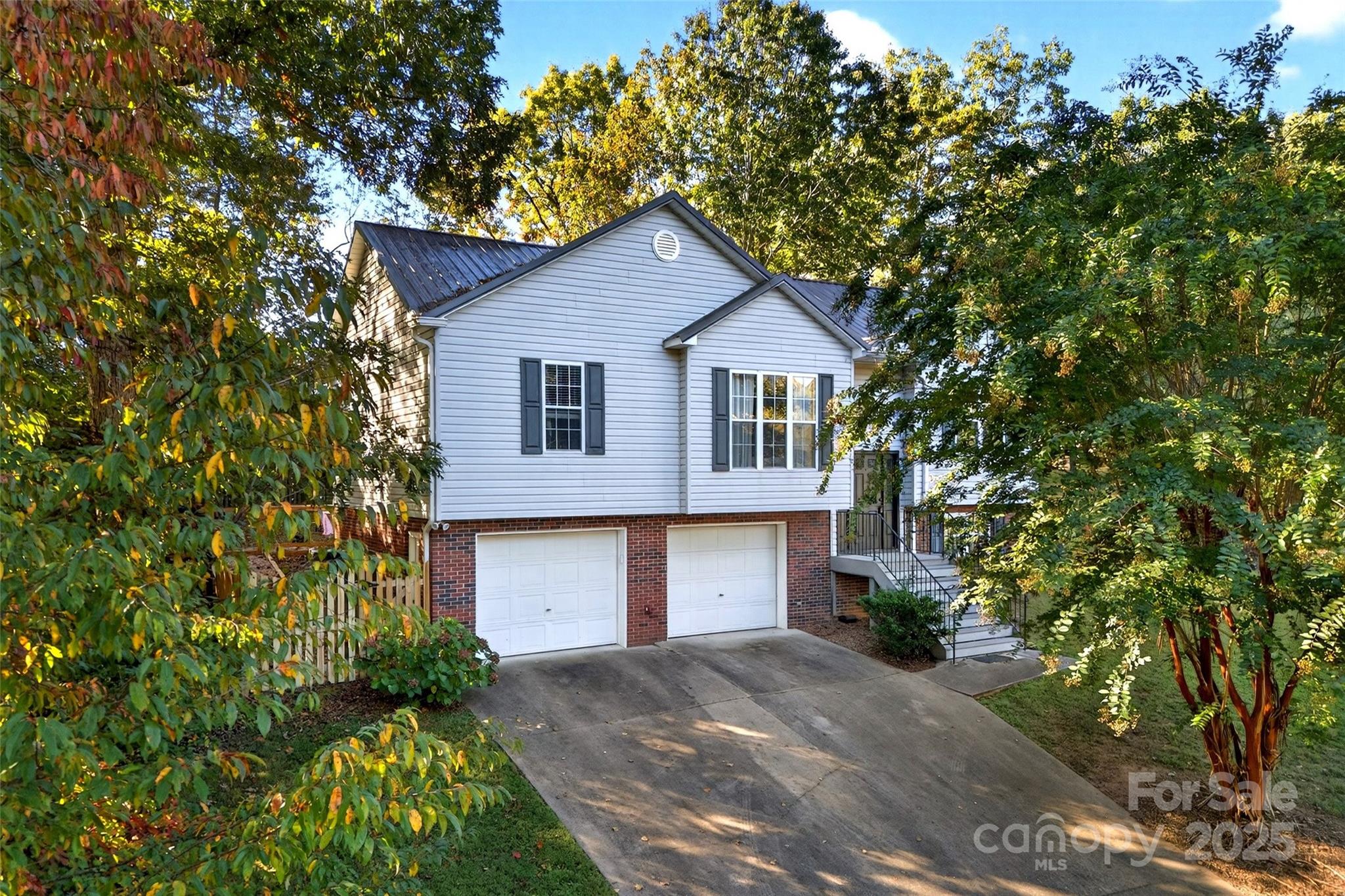2691 Laurel Pointe Drive 23