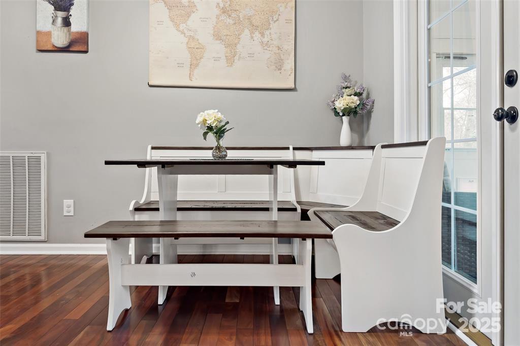 Laurel Pointe - Residential