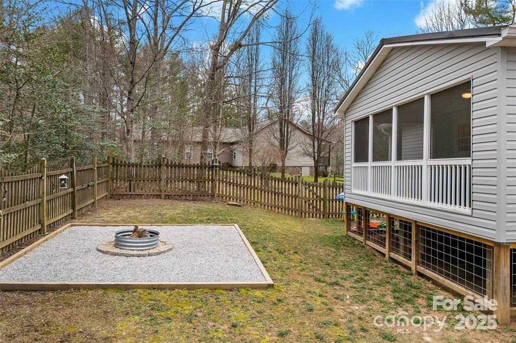 Laurel Pointe - Residential