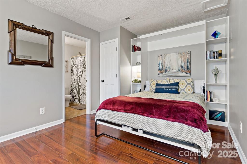 Laurel Pointe - Residential