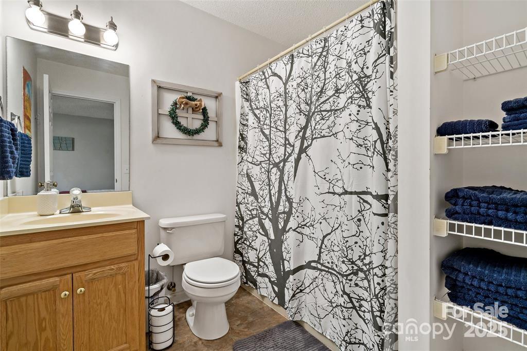 Laurel Pointe - Residential