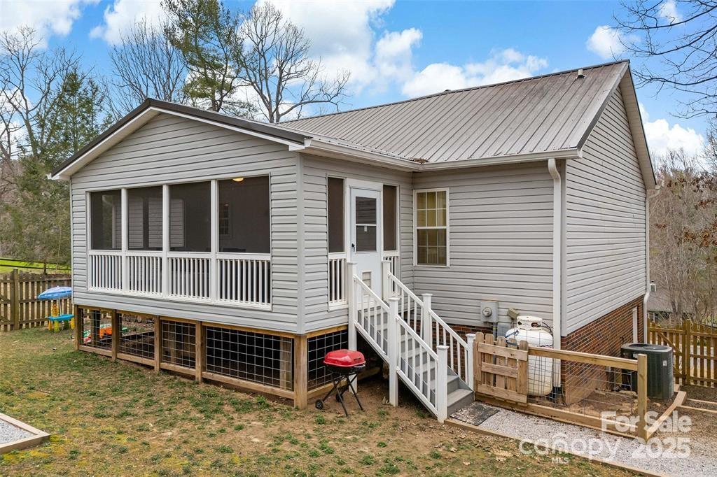 Laurel Pointe - Residential