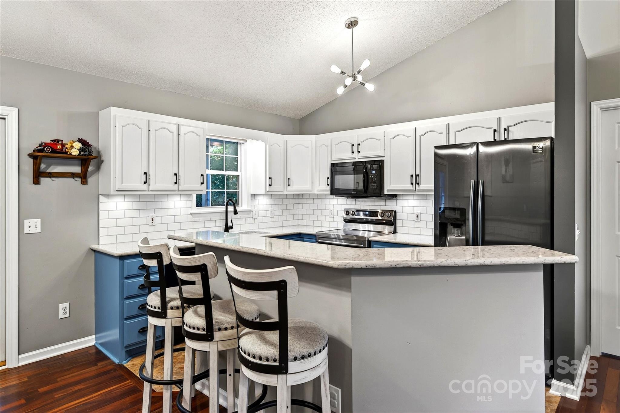 Laurel Pointe - Residential