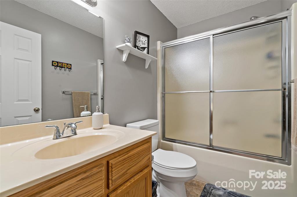 Laurel Pointe - Residential