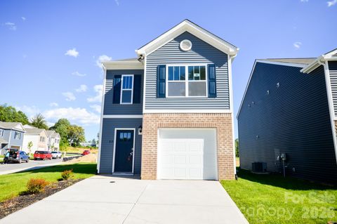 13 Caroline Valley Lane Hendersonville NC 28792