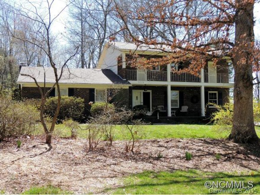 Popular Heatherwood- Traditional Brick two story with large rooms for entertaining guest's. Den with Fireplace and heated Carolina Room. Nice lot with fencing and storage building. Put your signature on this great home. Convenient to Hendersonville, Brevard and Asheville. Roof and sunroom redone in 2012.