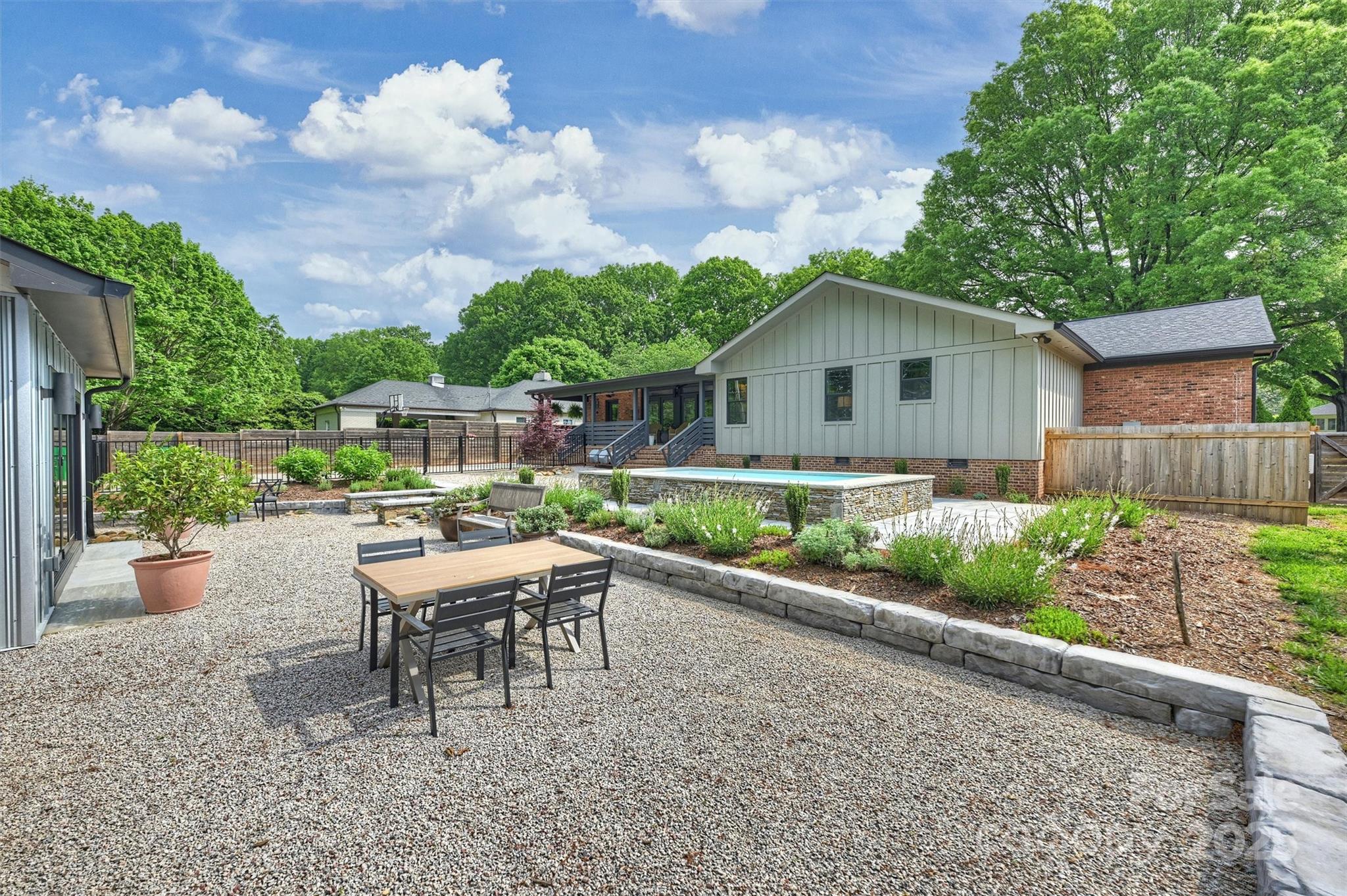 Lansdowne - Residential