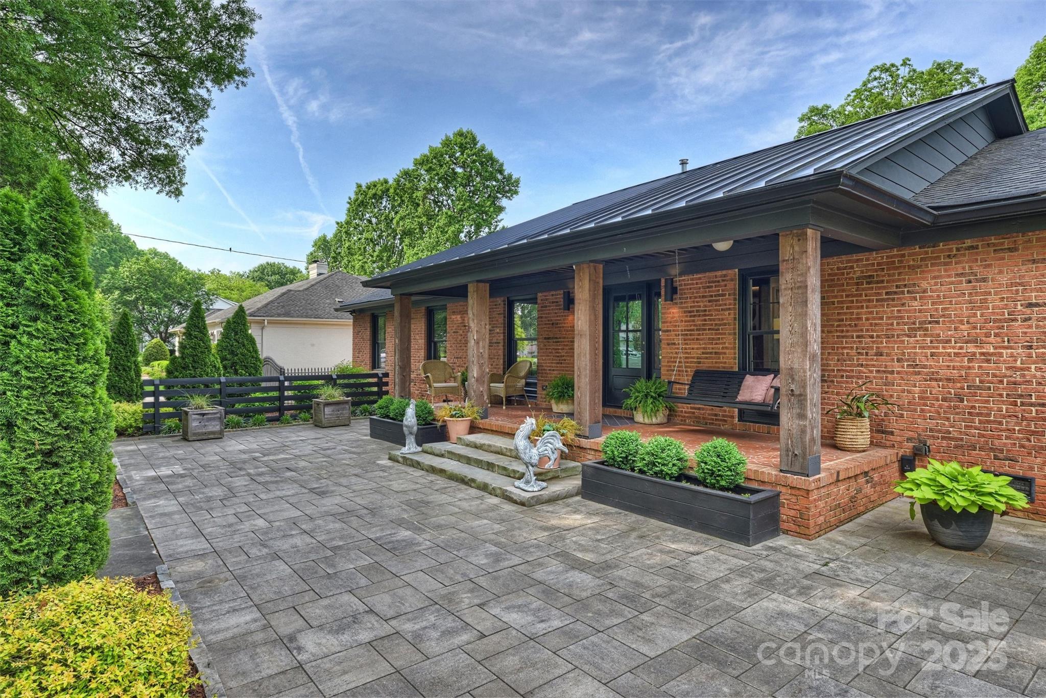 742 Lansdowne Road