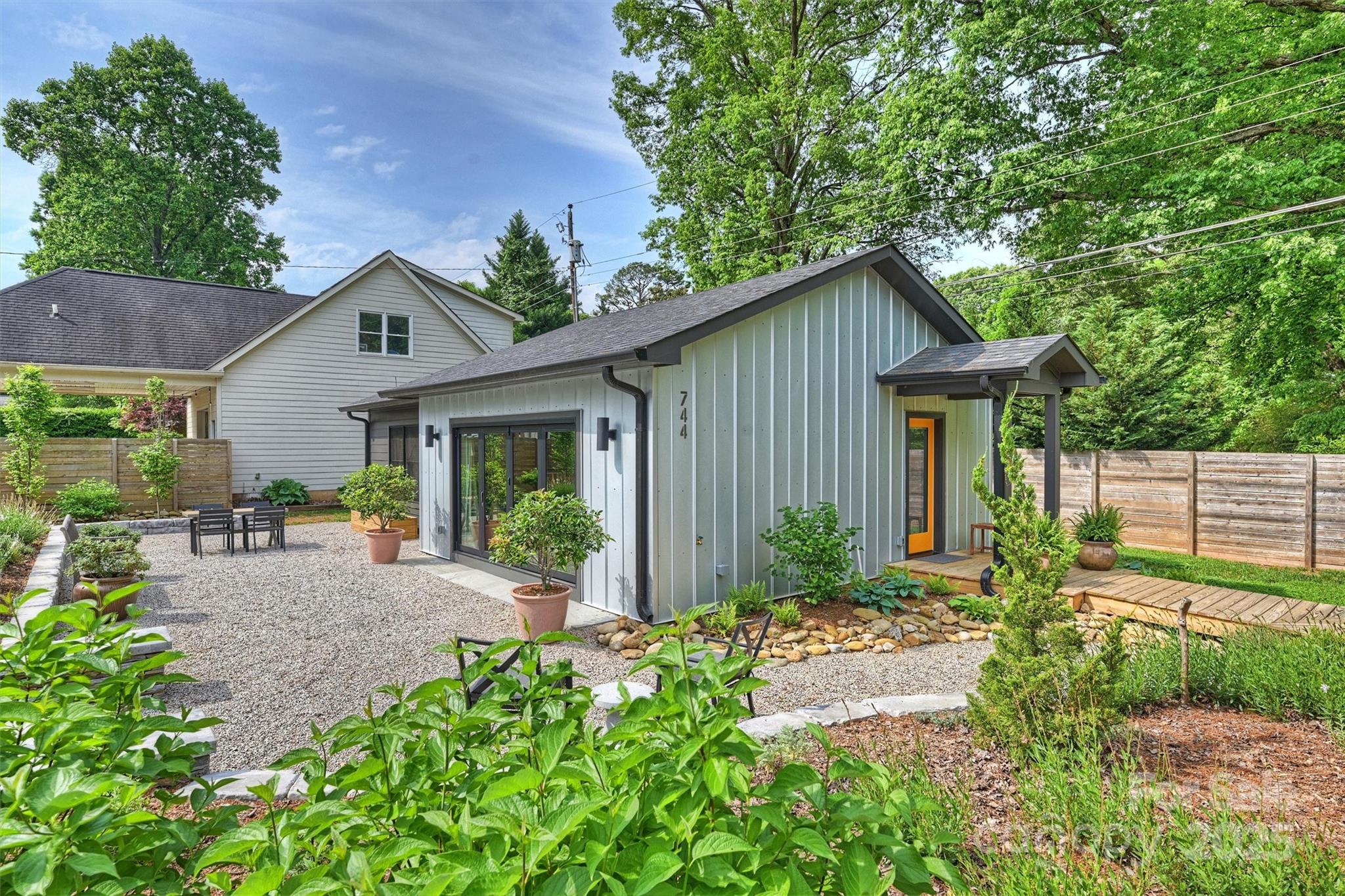 Lansdowne - Residential