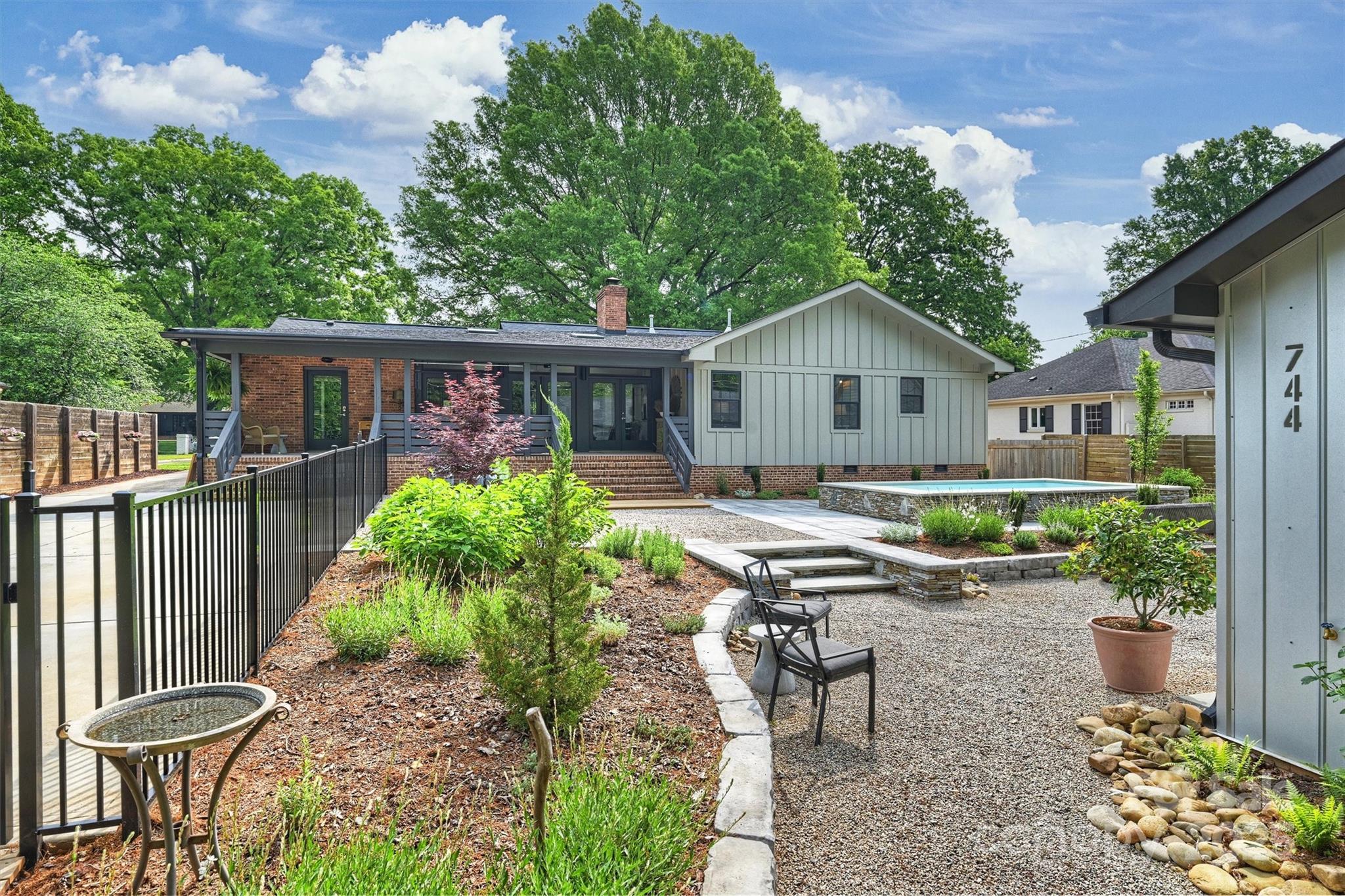 Lansdowne - Residential