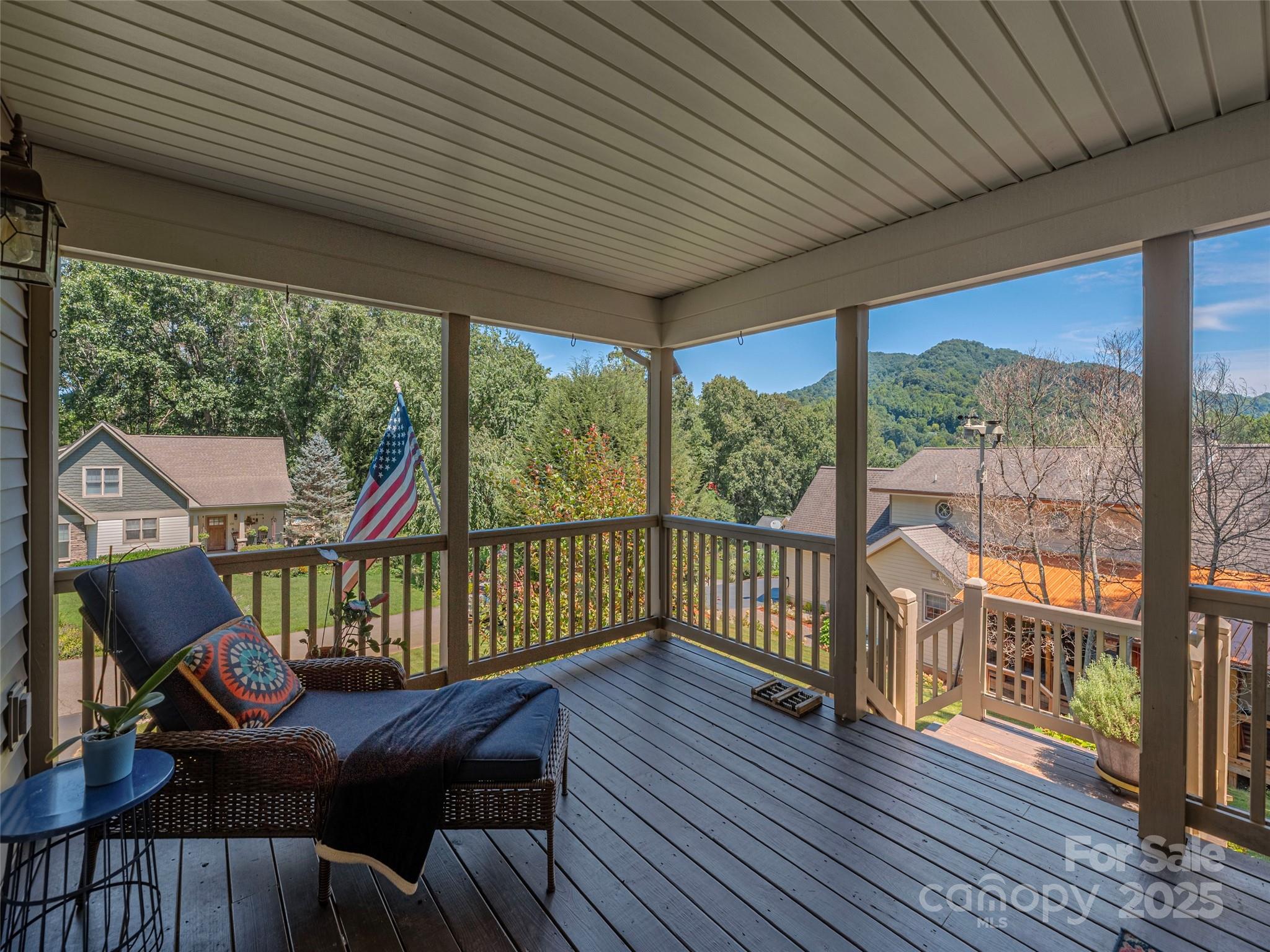 105 Deer Glade Lane