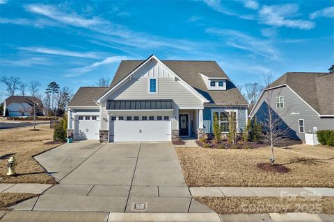 Photo of 16303 Cozy Cove Road, Charlotte, NC 28278 (MLS # 4216951)