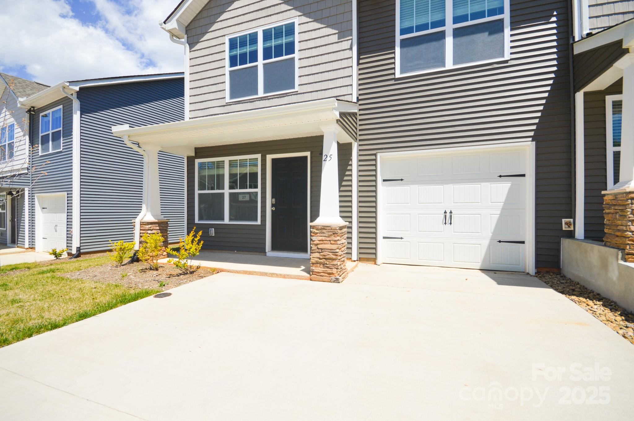25 Cain Hollow Way
